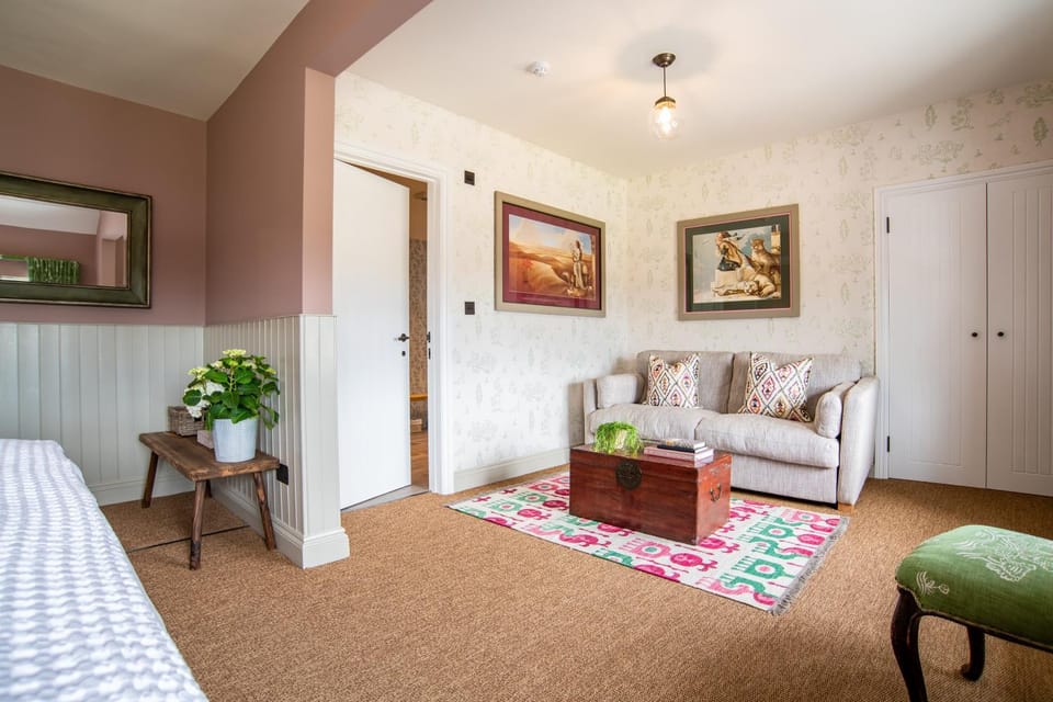 Seating area, Bedroom