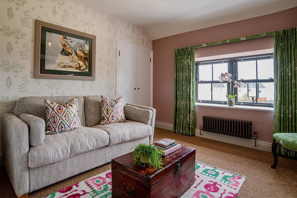 Seating area, Bedroom