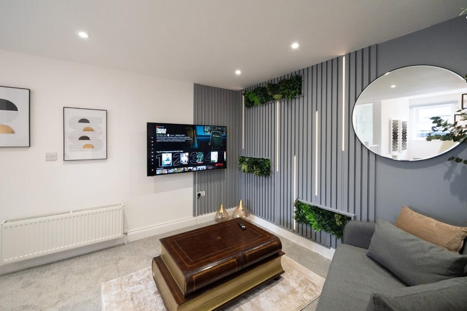 House Of Cards Apartment in Royal Tunbridge Wells