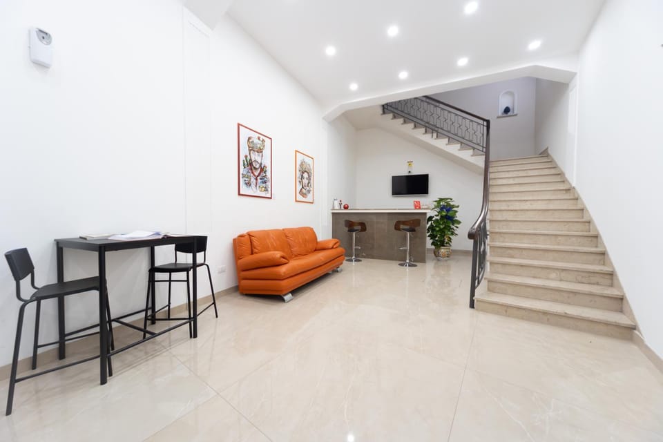 Lobby or reception, Internal: Not applicable to any particular room