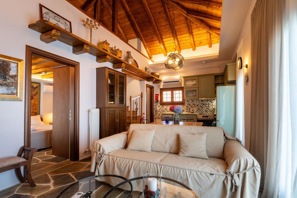 Kitchen or kitchenette, Living room