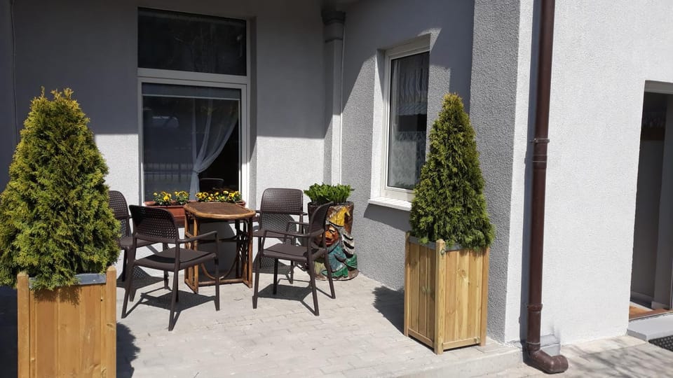 Facade/entrance, Balcony/Terrace