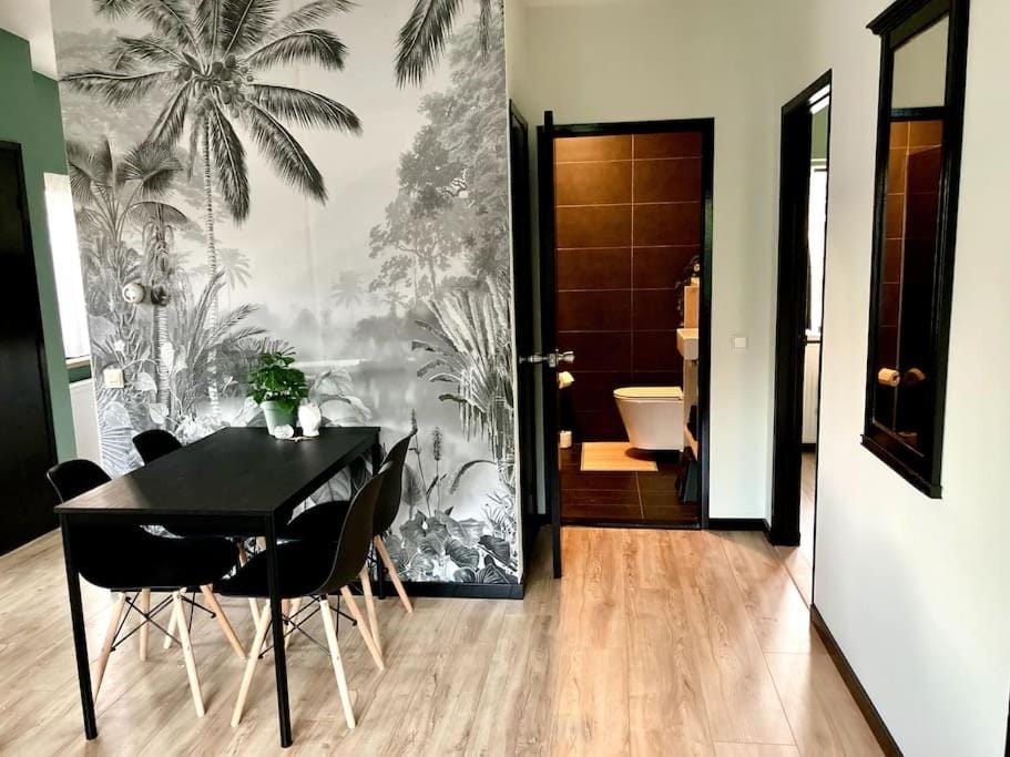 Bathroom, Dining area