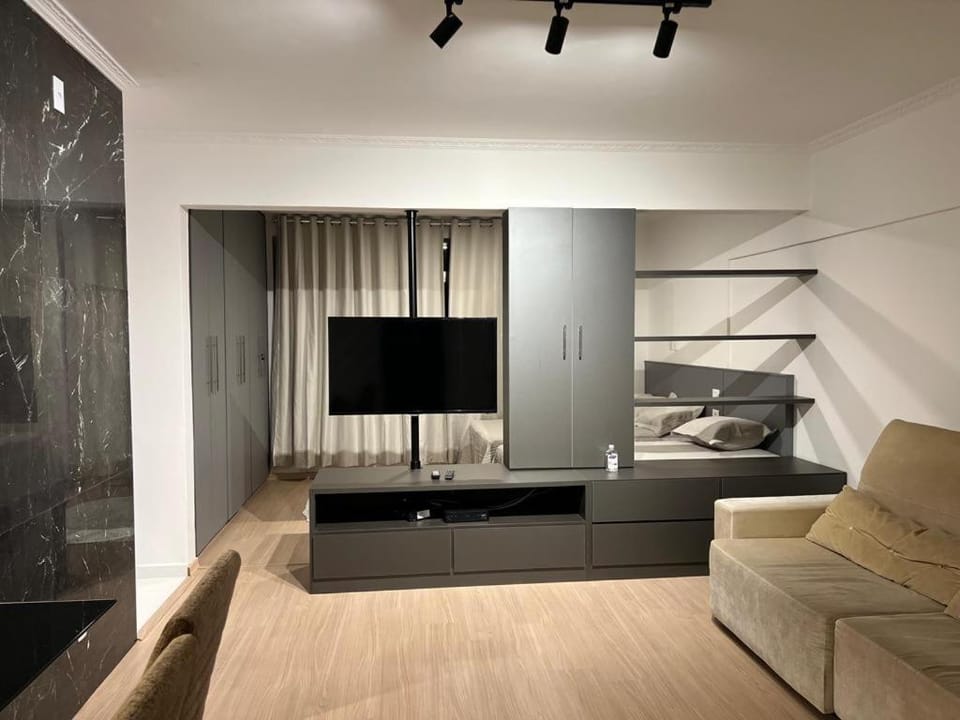 Apartamento para pessoas de família ou a negócio, Ap Lindo aconchegante no Brás próximo igreja Mundial,mercado municipal, 25 de março, templo Salomão, metro Dom Pedro ll, bancos, mercado e etc Apartment in Sao Paulo City