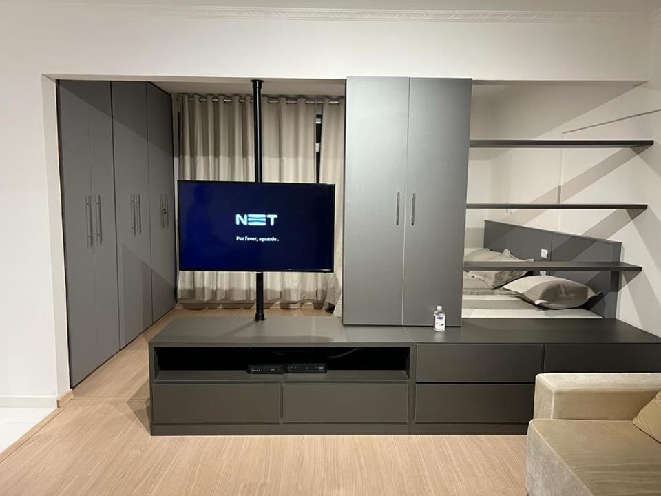 Apartamento para pessoas de família ou a negócio, Ap Lindo aconchegante no Brás próximo igreja Mundial,mercado municipal, 25 de março, templo Salomão, metro Dom Pedro ll, bancos, mercado e etc Apartment in Sao Paulo City