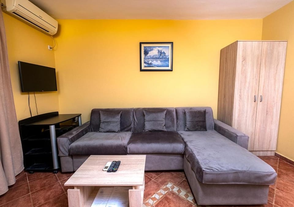 APARTMANI VUKADINOVIC LUX Apartment in Budva