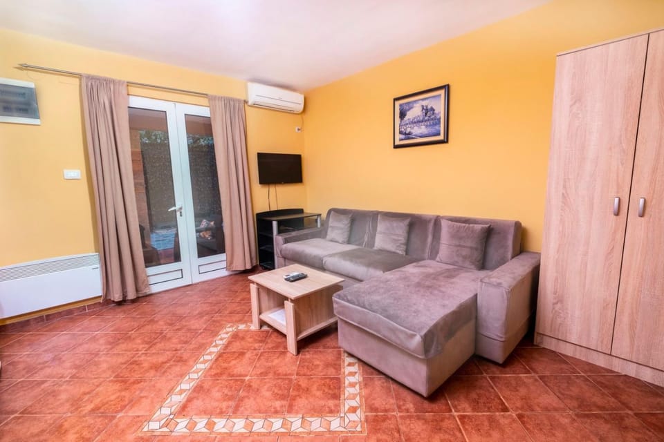 APARTMANI VUKADINOVIC LUX Apartment in Budva