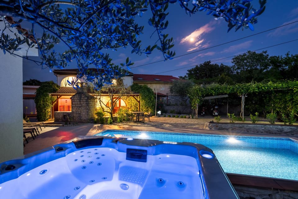 Hot Tub, Sauna, Spa and wellness centre/facilities, Swimming pool