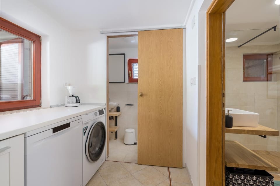 Bathroom, Kitchen or kitchenette