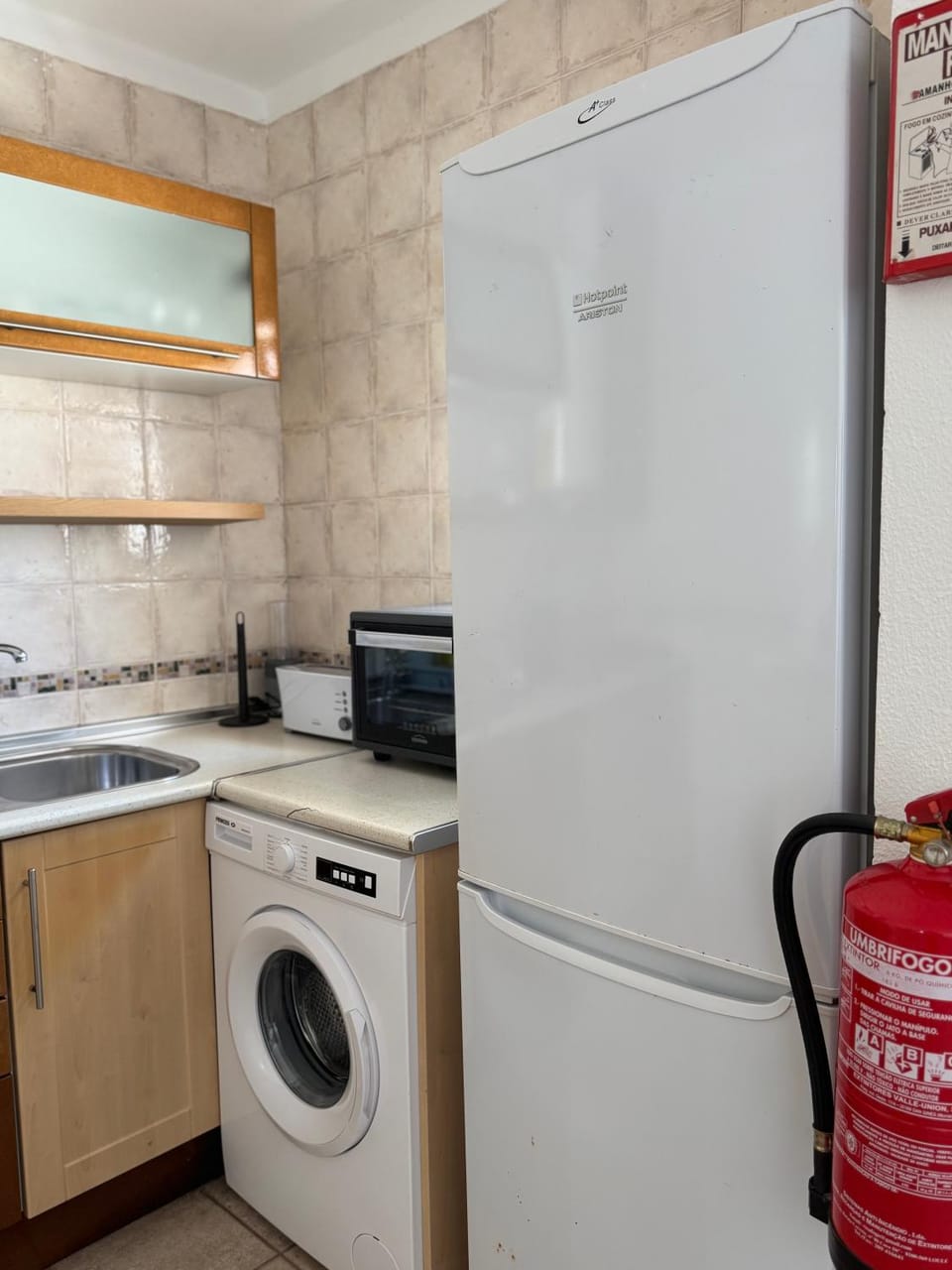 Kitchen or kitchenette, washing machine, kitchen