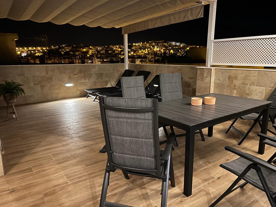 Night, View (from property/room), Balcony/Terrace
