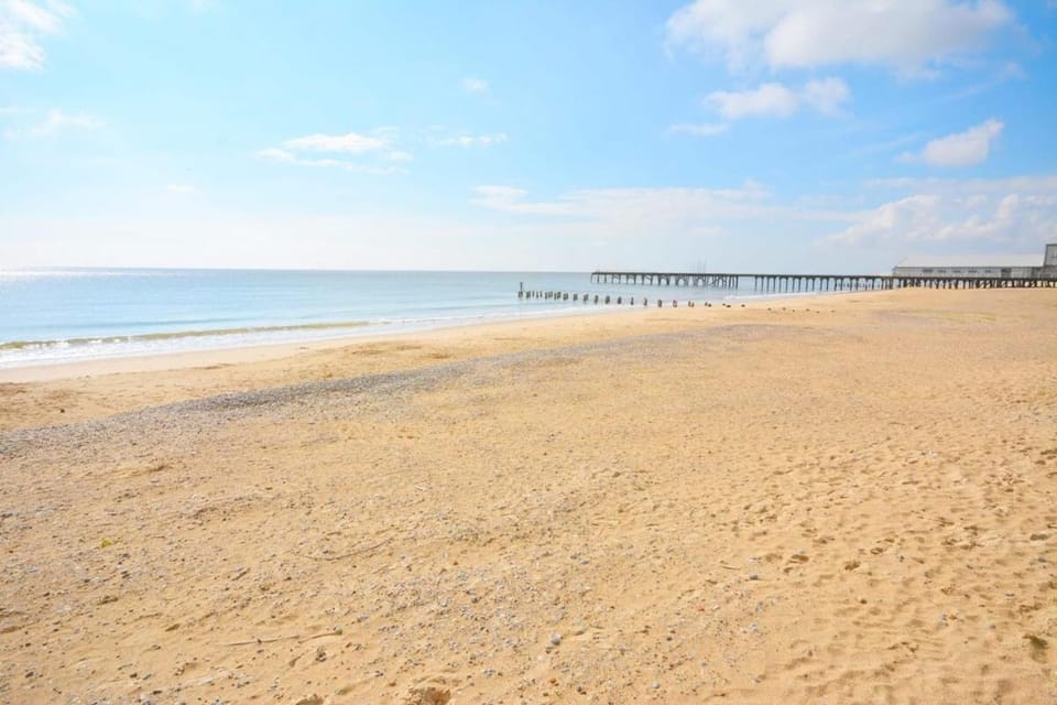 Stunning Victorian pub conversion apartment Apartment in Lowestoft