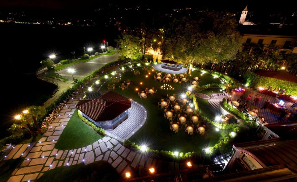 Facade/entrance, Garden