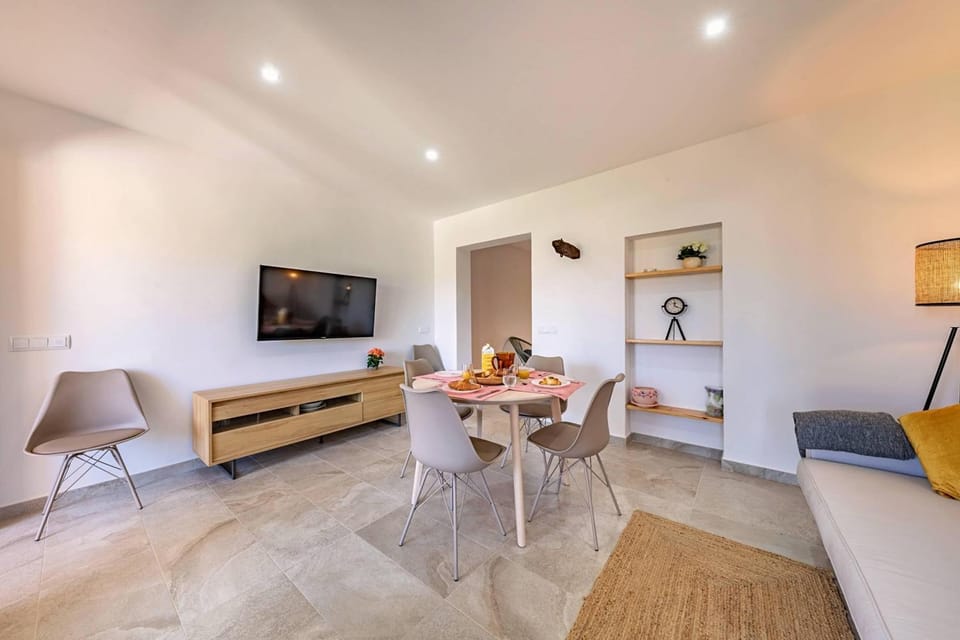 TV and multimedia, Living room, Other, Dining area