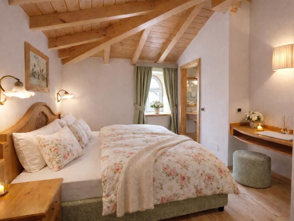 Photo of the whole room, Bedroom