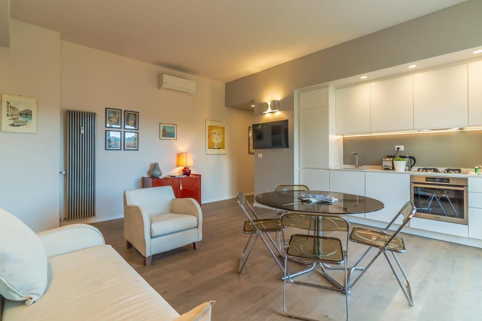 Kitchen or kitchenette, Living room, Dining area