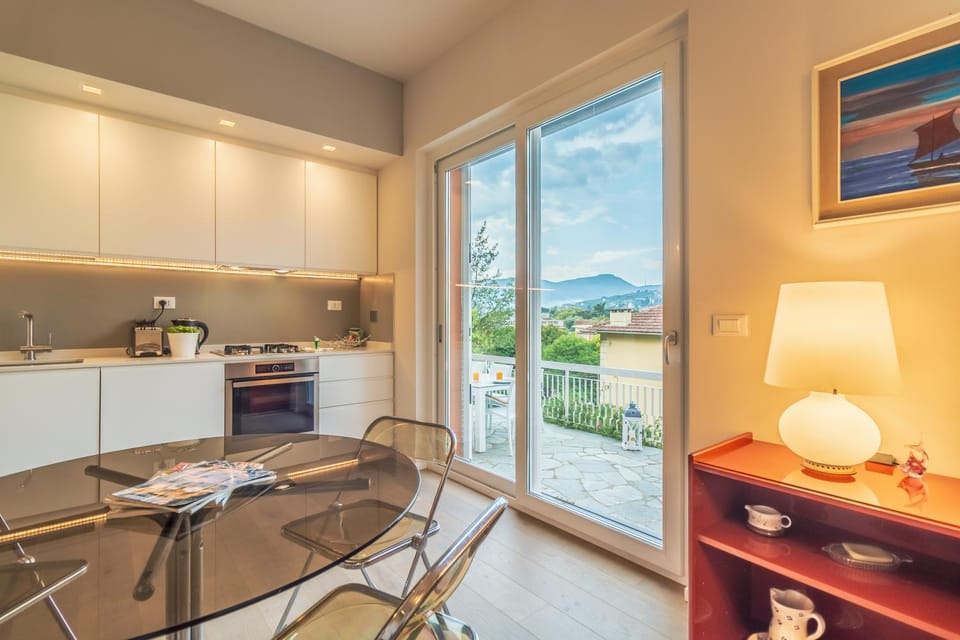 Balcony/Terrace, Kitchen or kitchenette, Dining area