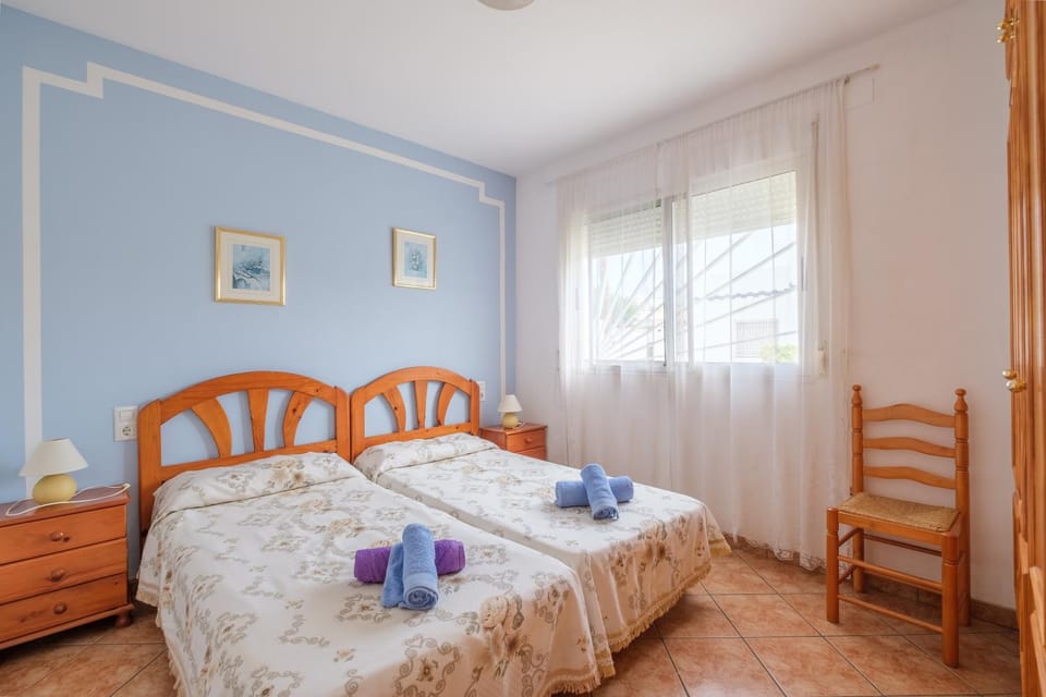 Property building, Living room, Bedroom