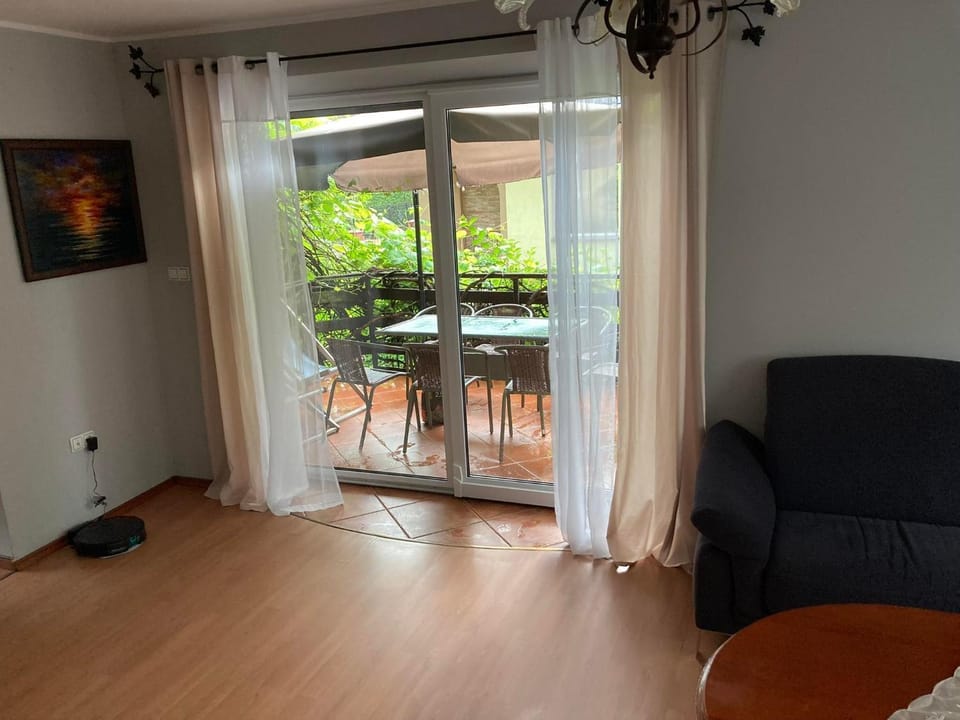 View (from property/room), Dining area, Garden view