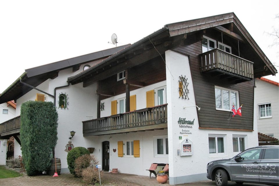 Alpenflair Ferienwohnungen Gästehaus Hilbrand Whg 313,314,215 Apartment in Oberstdorf