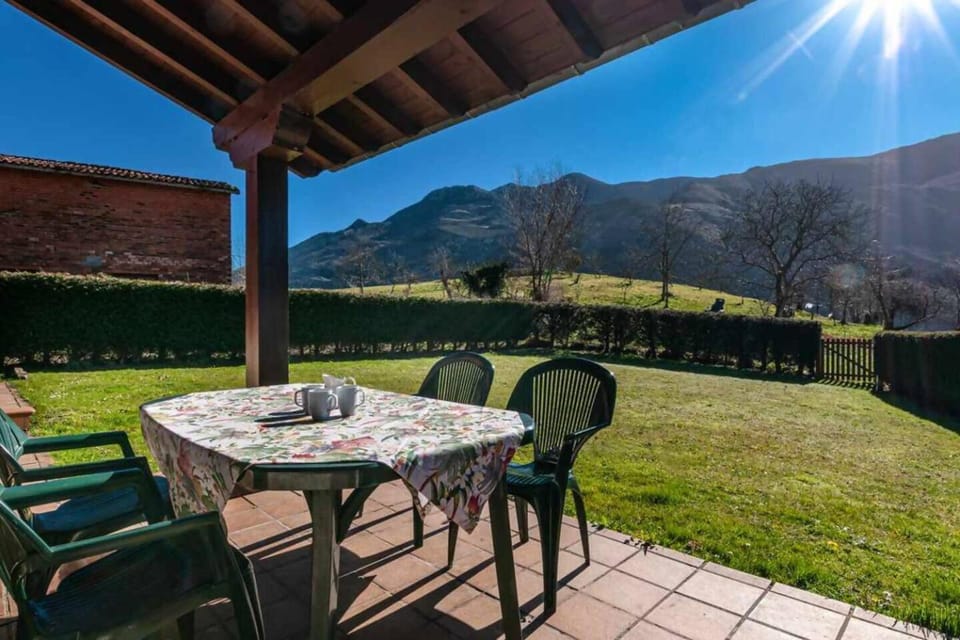 Casa Angel Villa, Caldueño VV-83-AS Chalet in Asturias