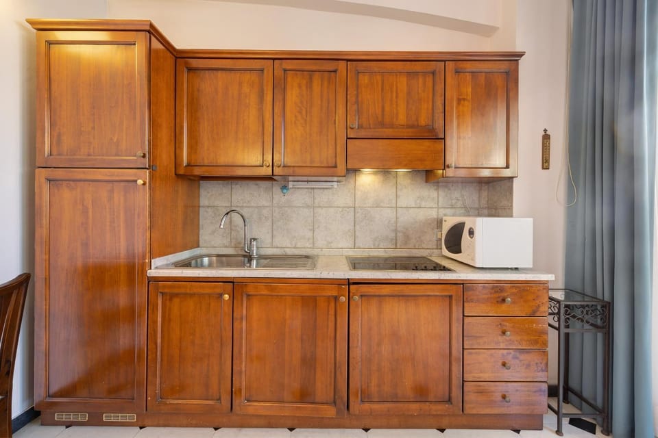 Kitchen or kitchenette, Living room