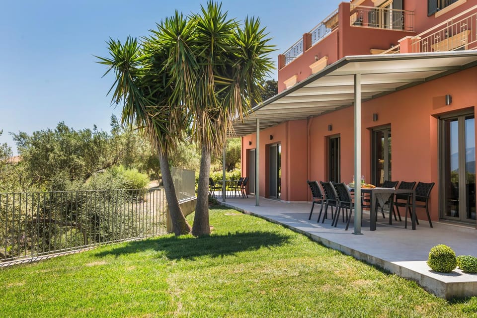 Property building, Patio, Garden, Garden, Balcony/Terrace