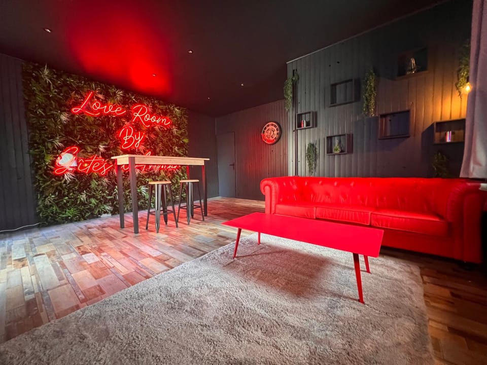 Living room, Seating area