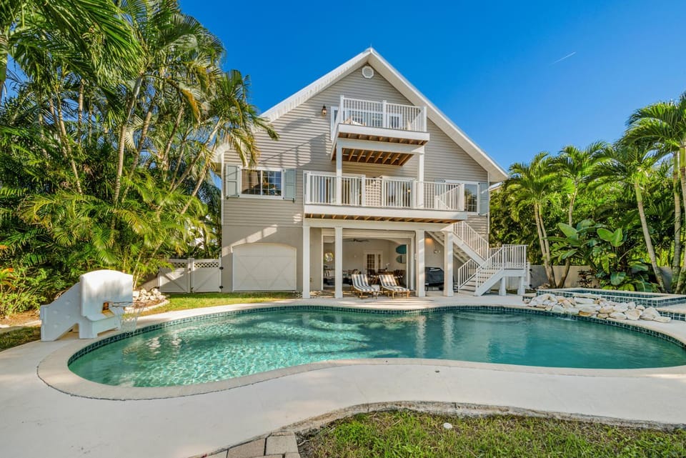 5 O'Clock Somewhere - 216 Chilson House in Anna Maria Island