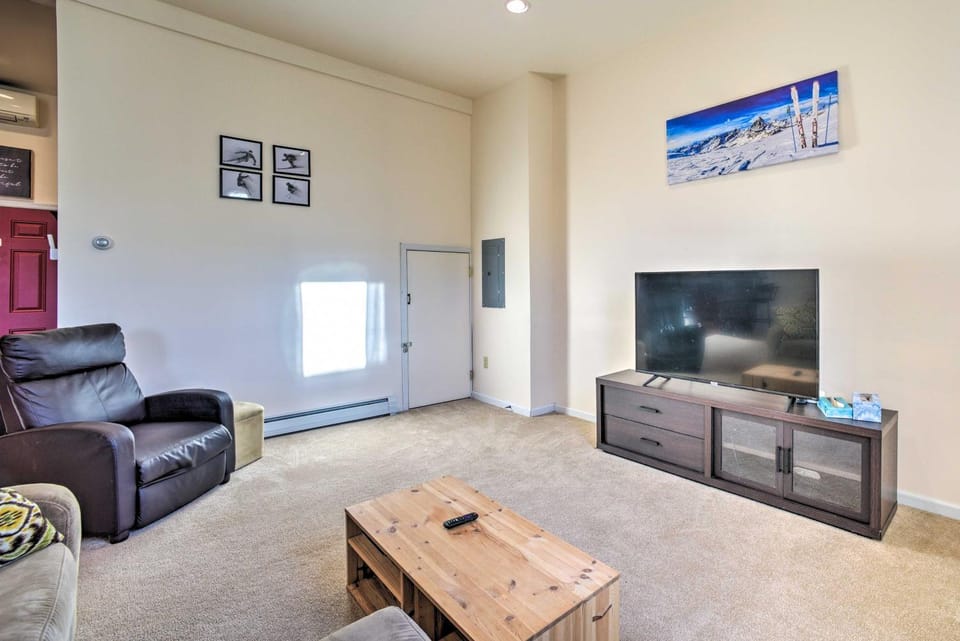 1/2 Mi to Windham Mtn: Main Street Condo House in Windham