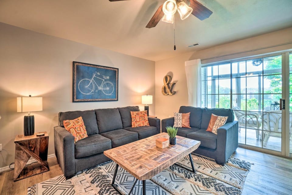 Close to Branson Strip! Condo w/ All-Season Porch House in Branson