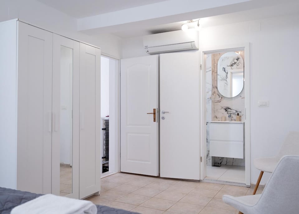 Bathroom, Bedroom, wardrobe