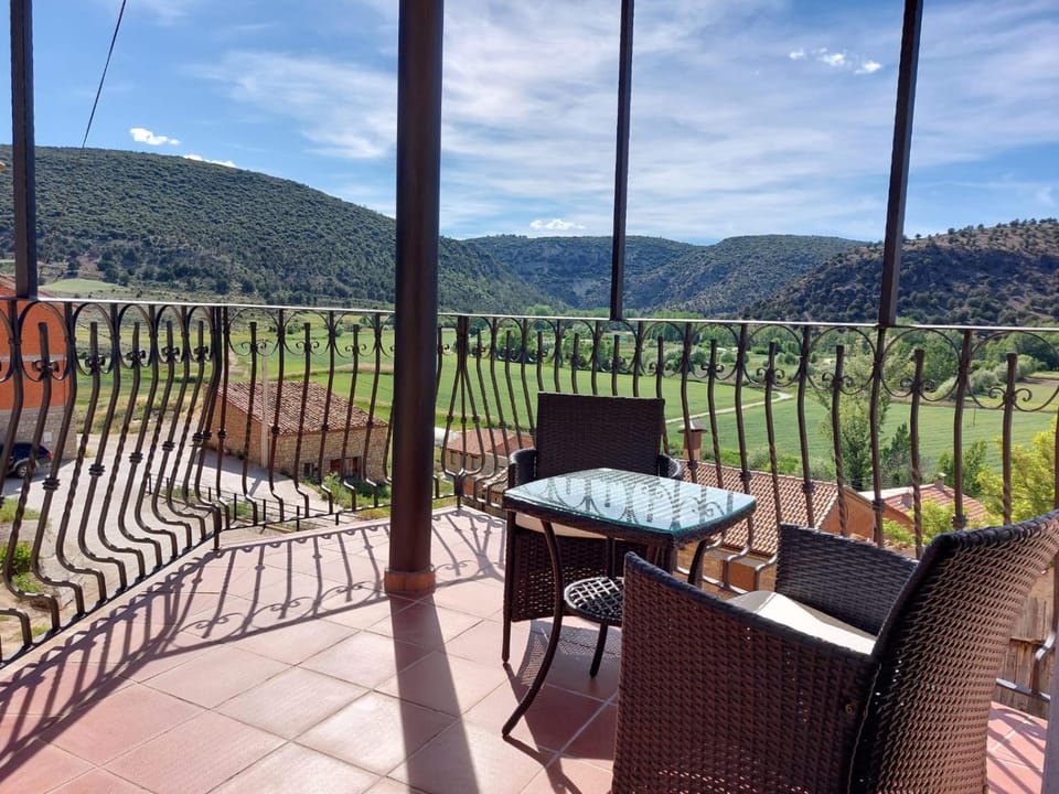 View (from property/room), Balcony/Terrace, Mountain view
