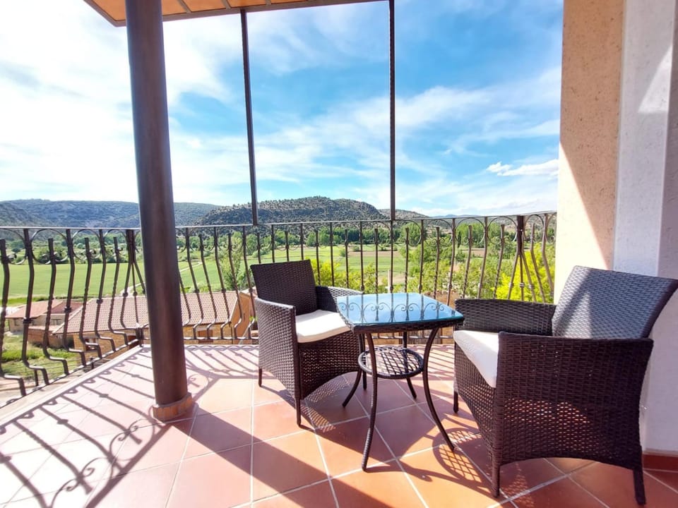 View (from property/room), Balcony/Terrace, Mountain view