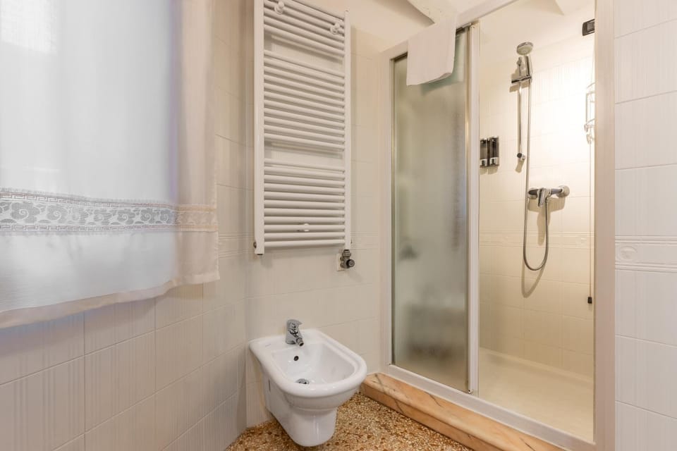 Shower, Bathroom, bidet