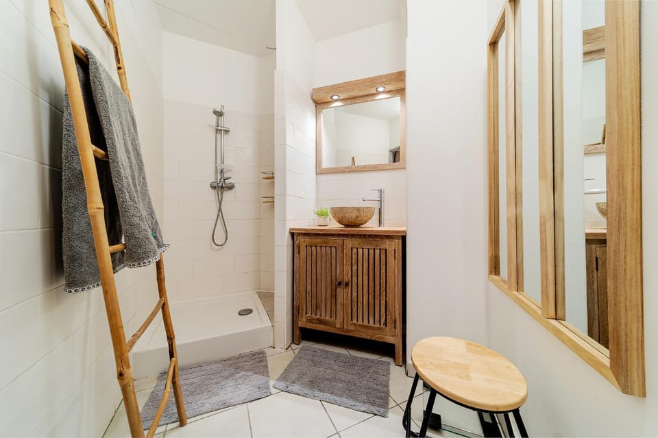 Shower, Bathroom