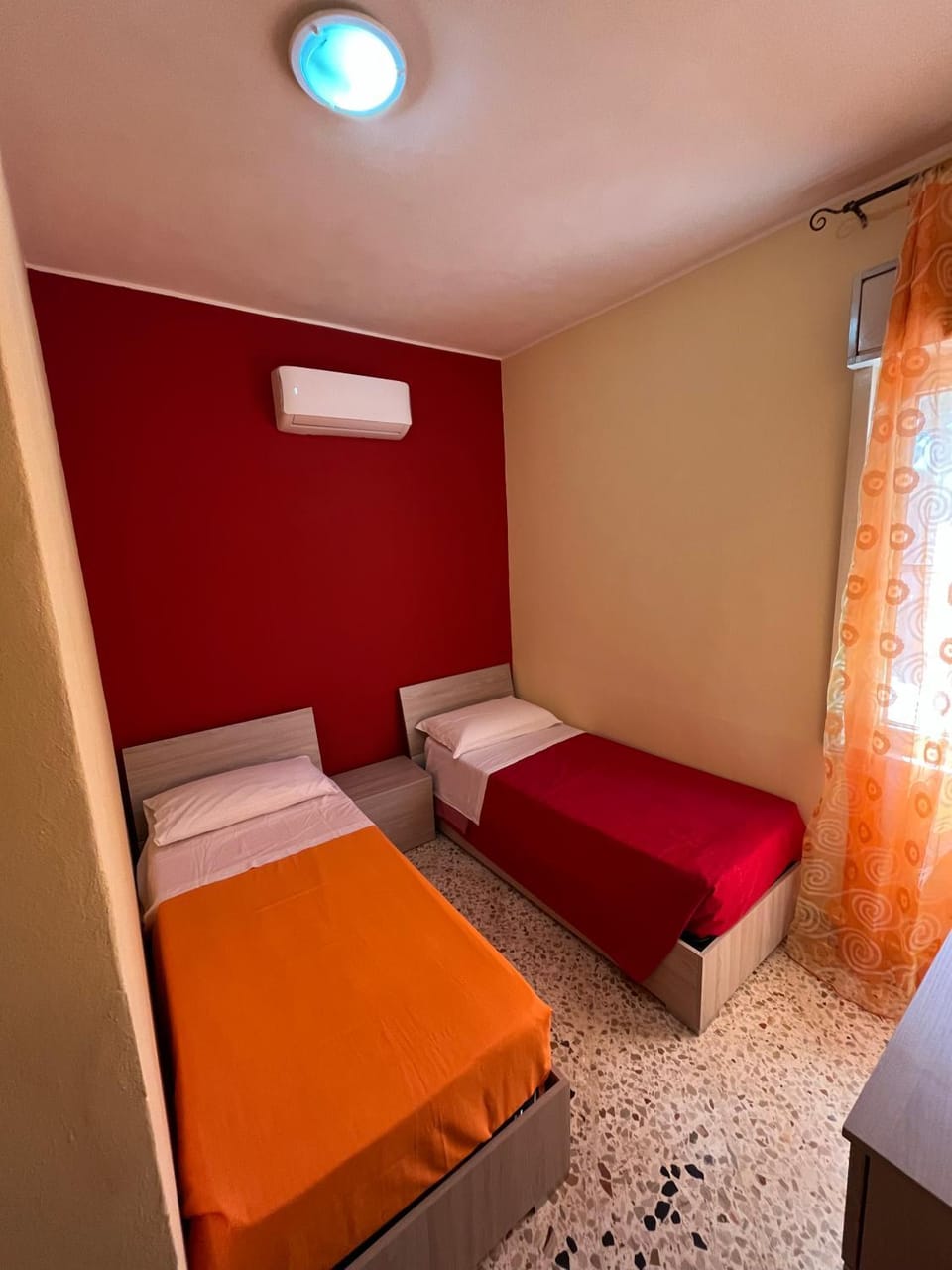 Bedroom, air conditioner