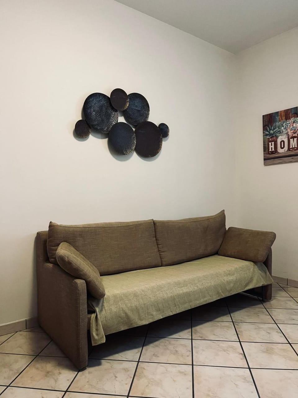 Bed, Living room, Seating area