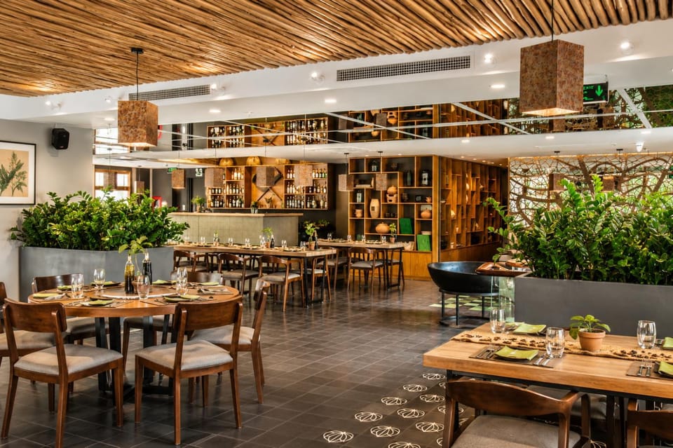 Restaurant/places to eat, Lounge or bar, Food and drinks, Banquet/Function facilities, Food, Buffet breakfast, Drinks