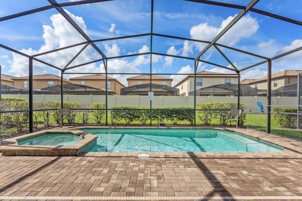 Pet Friendly Amazing 5 BR sleeps 10 House in Four Corners
