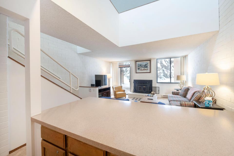 Two Bedroom Park Ave Condo by Park City Vacations Apartment in Park City