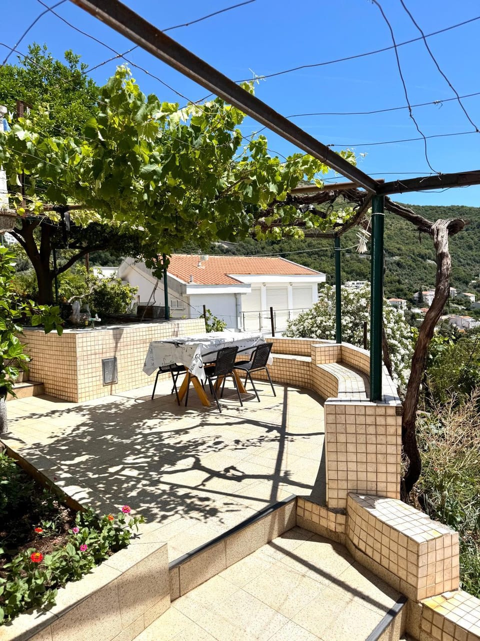 Balcony/Terrace, Garden view