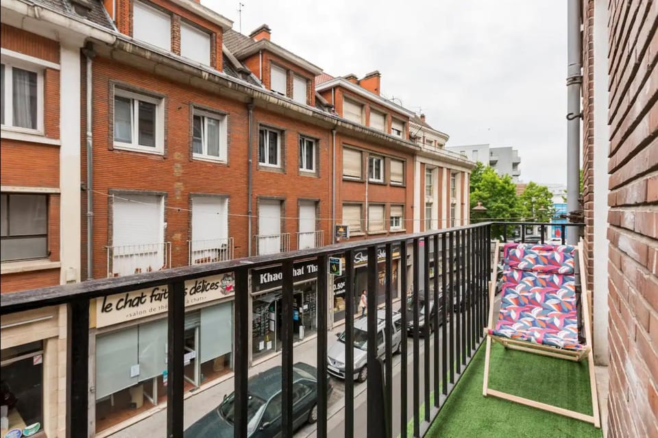 Esprit africain, Appartement, Balcon, Centre Apartment in Valenciennes