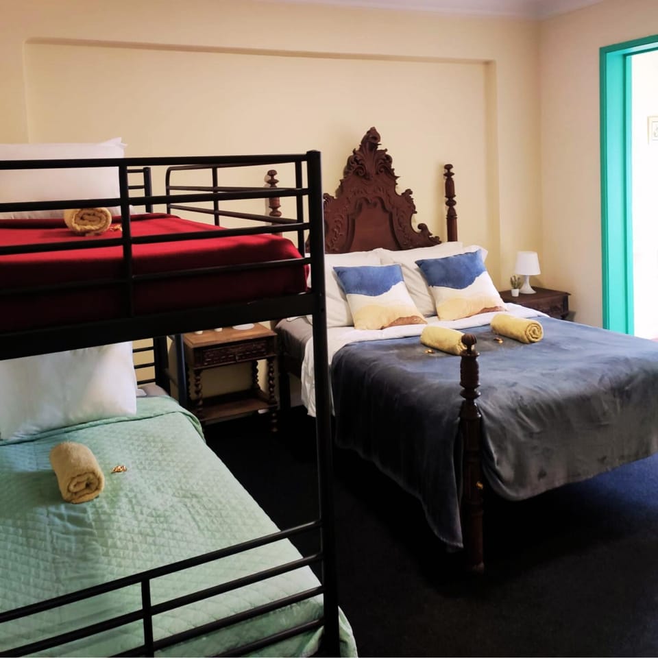 Bed, Photo of the whole room, Bedroom, bunk bed, towels