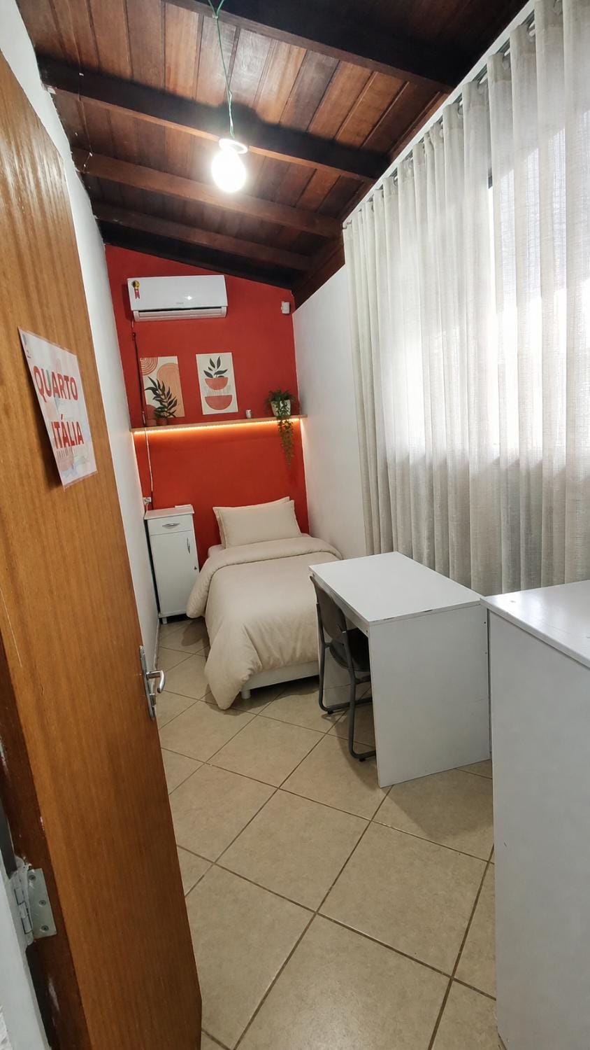 Easy Quartos Floripa Hostel in Florianopolis