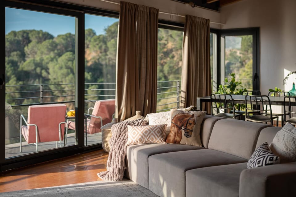 4 BR vila 25 minutes to Barcelona Fantastic sea views pool Villa in Maresme