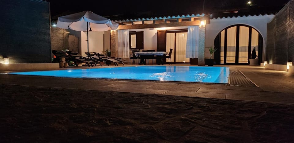 Property building, Swimming pool