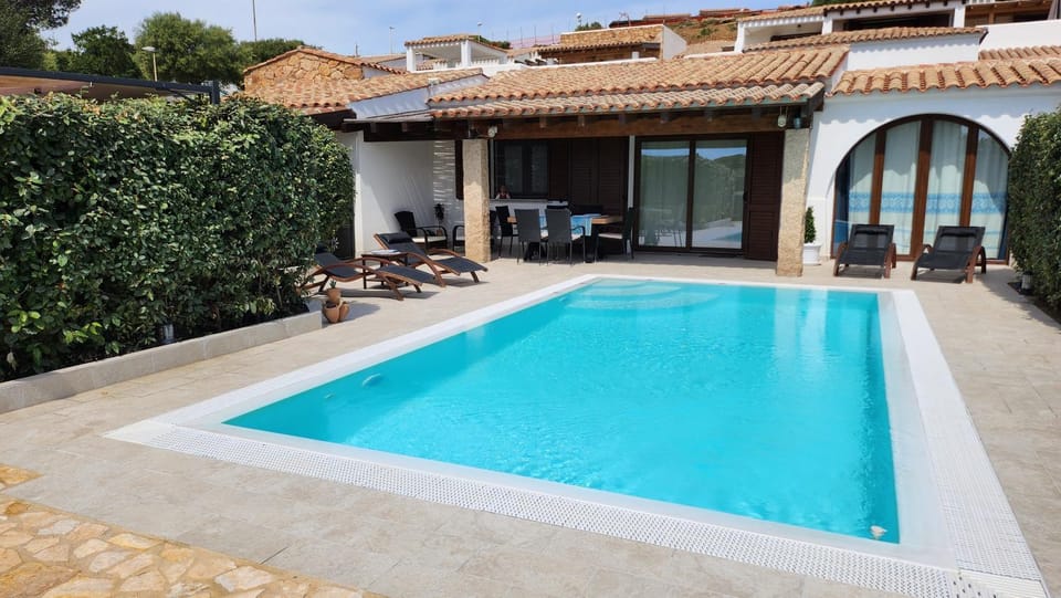 Property building, Pool view, Swimming pool