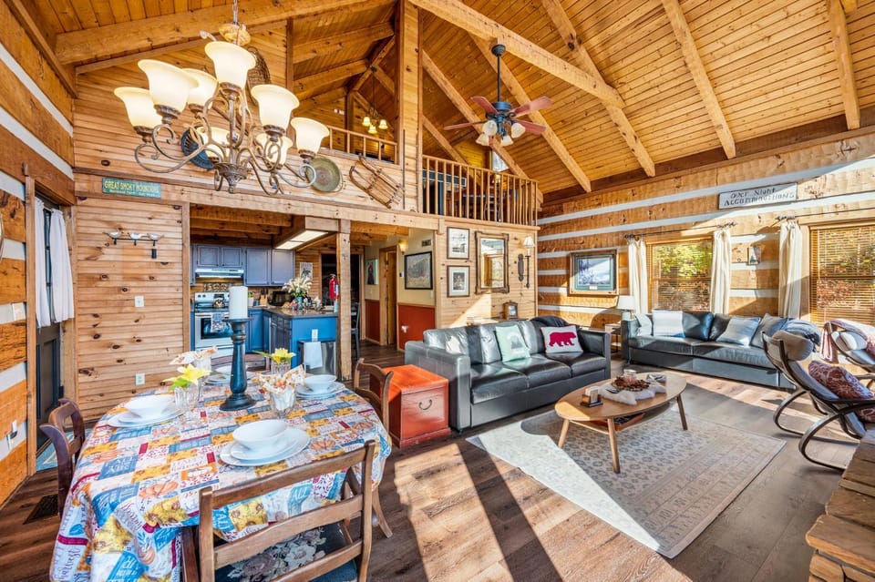 Living room, Dining area