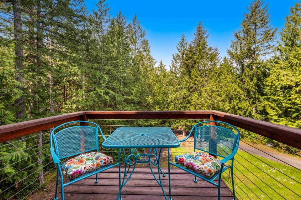 Captain's Cabin Cabin in Hood Canal